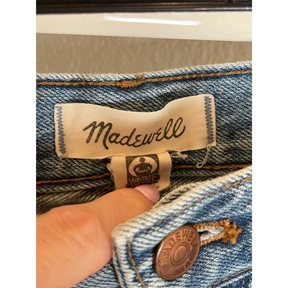 Madewell High-Rise Long Denim Shorts in Brightwater Wash size 29